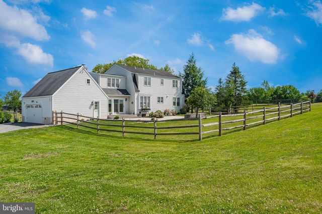 144 MIDDLE CREEK RD, Gilbertsville, PA 19525