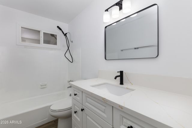 1041 E FAIRMONT Drive, Tempe, AZ 85282