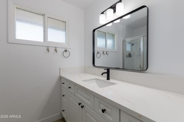 1041 E FAIRMONT Drive, Tempe, AZ 85282