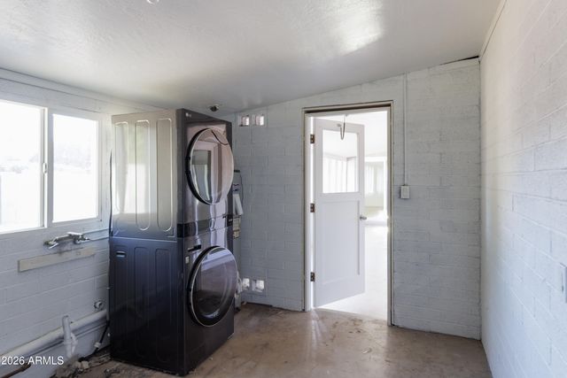 1041 E FAIRMONT Drive, Tempe, AZ 85282