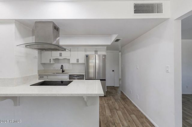 1041 E FAIRMONT Drive, Tempe, AZ 85282