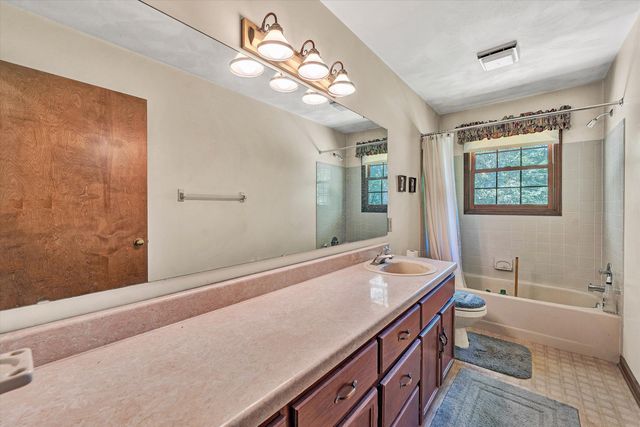 111 Pleasure Point DR, Goodview, VA 24095