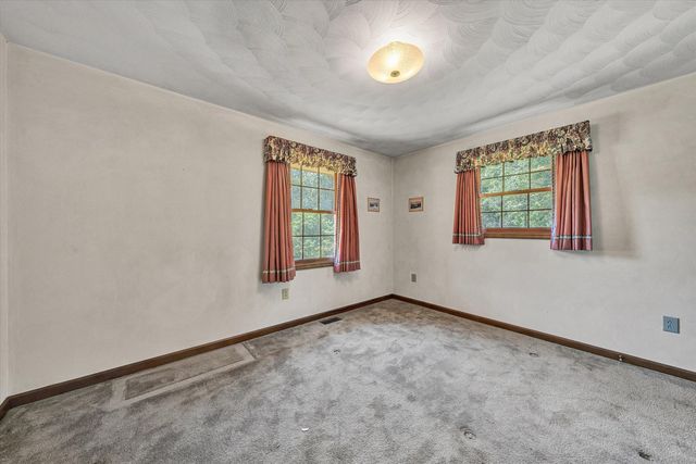 111 Pleasure Point DR, Goodview, VA 24095