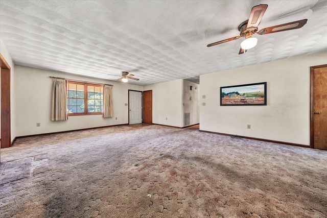 111 Pleasure Point DR, Goodview, VA 24095