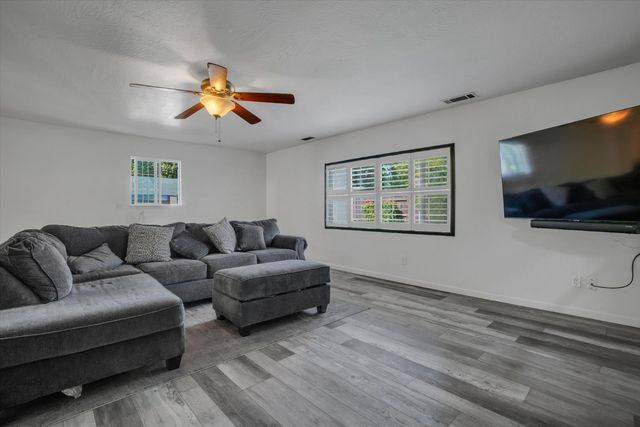 7307 Coral Ln, Stockton, CA 95207