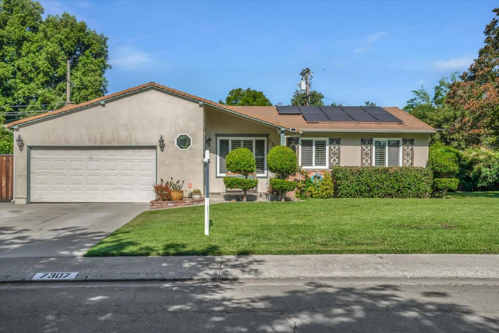 7307 Coral Ln, Stockton, CA 95207
