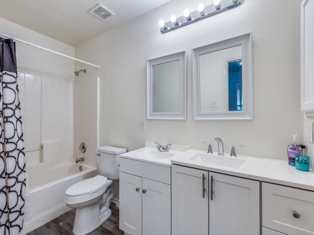 6701 Kinross Drive, Arlington, TX 76002