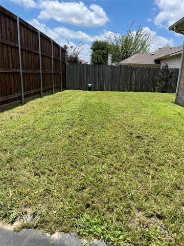 6701 Kinross Drive, Arlington, TX 76002