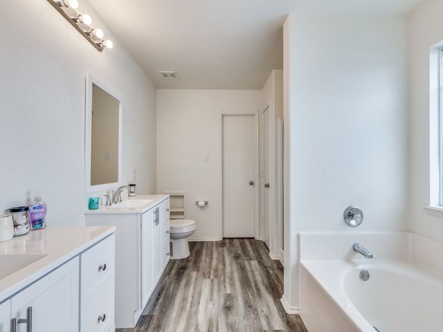 6701 Kinross Drive, Arlington, TX 76002