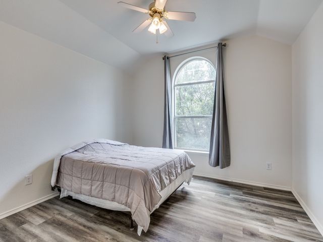 6701 Kinross Drive, Arlington, TX 76002