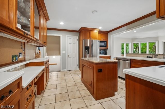 9 Coleridge Rd, Millburn Twp., NJ 07078