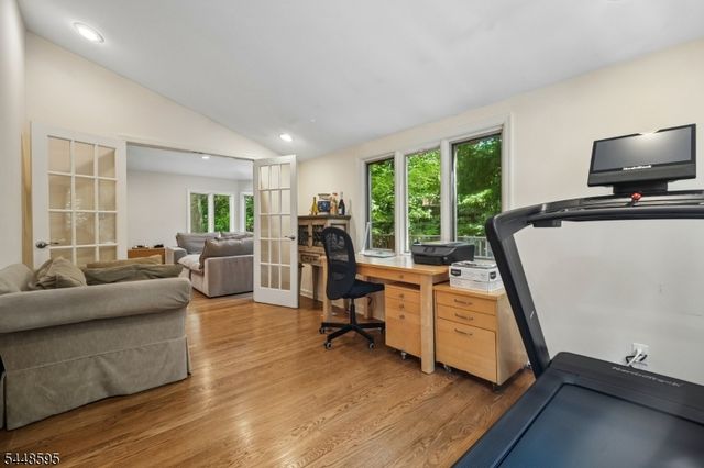 9 Coleridge Rd, Millburn Twp., NJ 07078