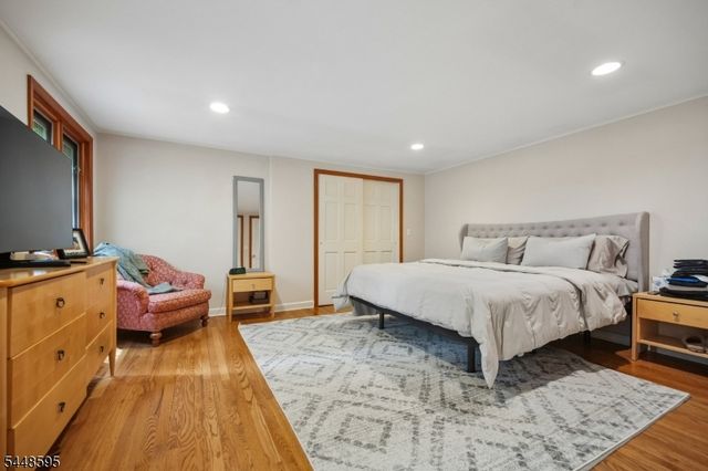9 Coleridge Rd, Millburn Twp., NJ 07078