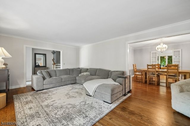 9 Coleridge Rd, Millburn Twp., NJ 07078
