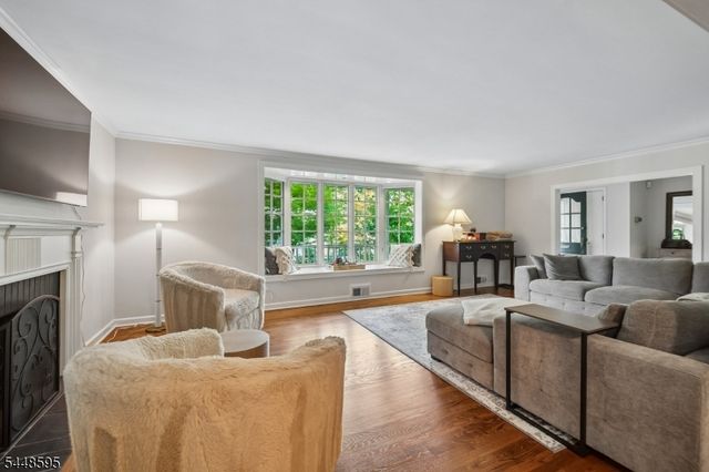 9 Coleridge Rd, Millburn Twp., NJ 07078