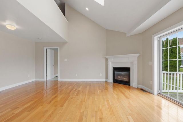 63 Hillside Village Dr 63, West Boylston, MA 01583