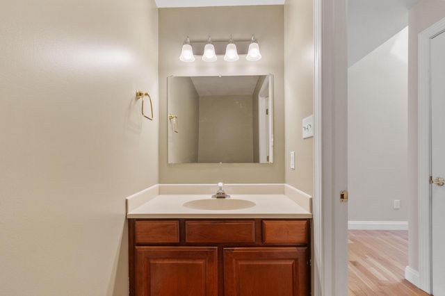 63 Hillside Village Dr 63, West Boylston, MA 01583