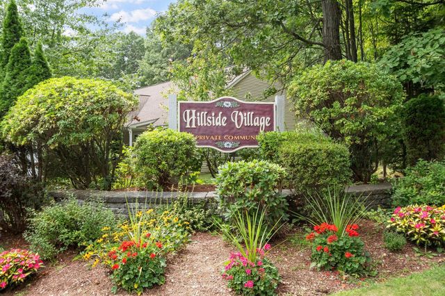 63 Hillside Village Dr 63, West Boylston, MA 01583