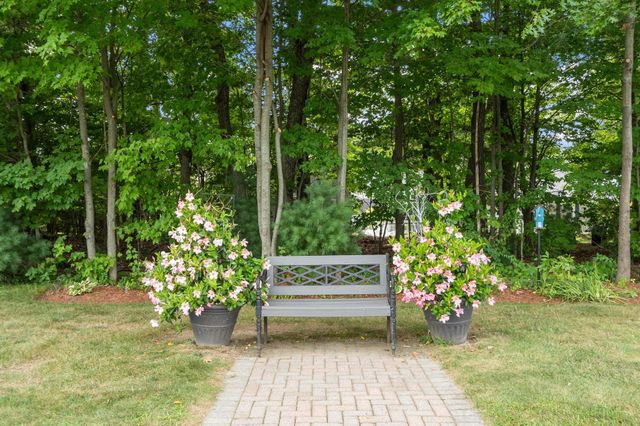 63 Hillside Village Dr 63, West Boylston, MA 01583