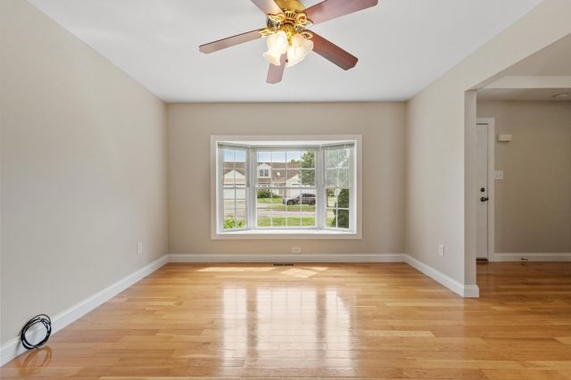 63 Hillside Village Dr 63, West Boylston, MA 01583