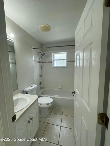 2071 Twelve Oaks Drive SE, Palm Bay, FL 32909