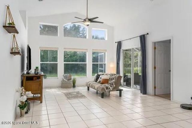 2071 Twelve Oaks Drive SE, Palm Bay, FL 32909