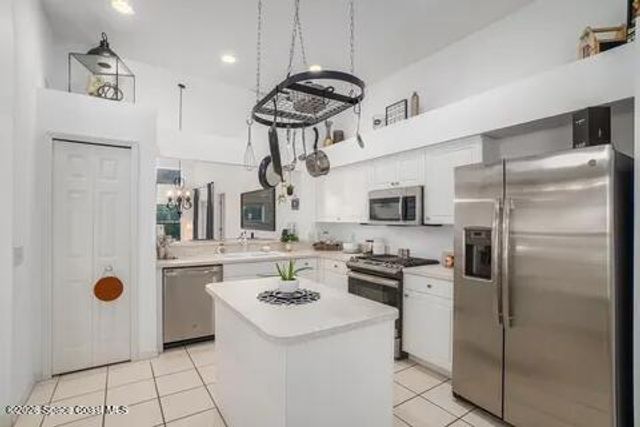 2071 Twelve Oaks Drive SE, Palm Bay, FL 32909