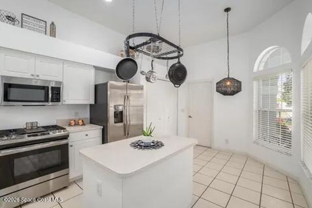 2071 Twelve Oaks Drive SE, Palm Bay, FL 32909