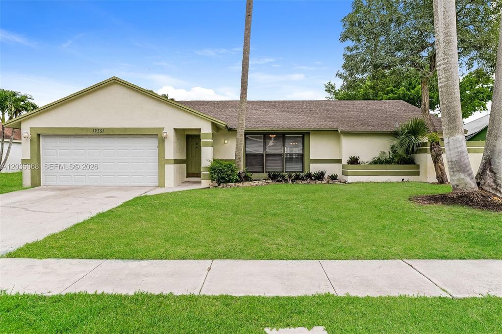12351 Gingerwood Lane, Wellington, FL 33414