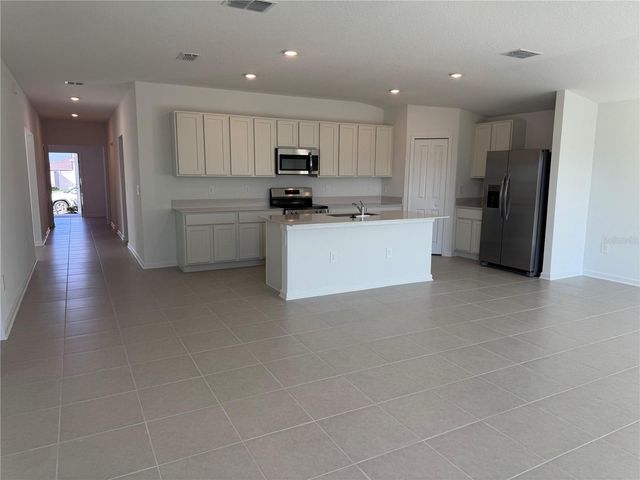 2061 LASSO LOOP, Eagle Lake, FL 33839