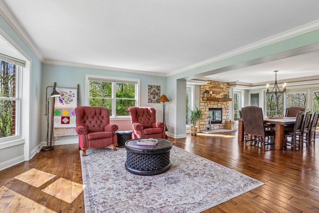 933 Elmwood Way COURT, Hubertus, WI 53033