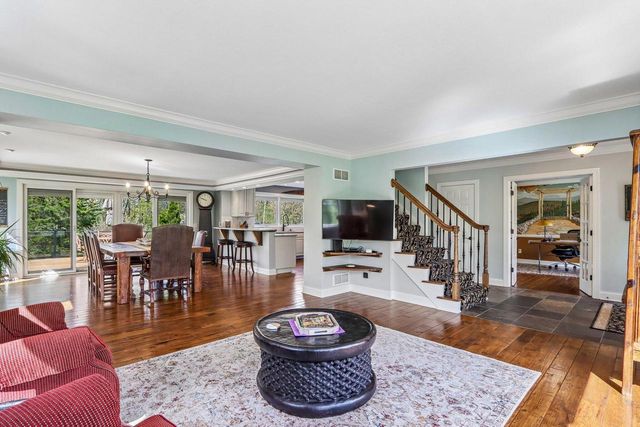 933 Elmwood Way COURT, Hubertus, WI 53033