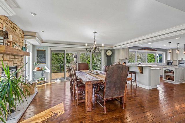 933 Elmwood Way COURT, Hubertus, WI 53033