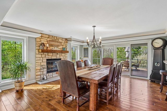933 Elmwood Way COURT, Hubertus, WI 53033