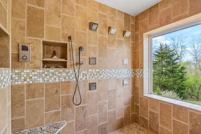 933 Elmwood Way COURT, Hubertus, WI 53033