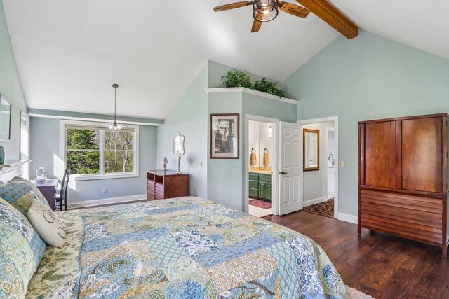 933 Elmwood Way COURT, Hubertus, WI 53033