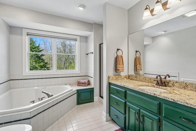 933 Elmwood Way COURT, Hubertus, WI 53033
