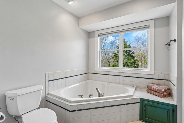 933 Elmwood Way COURT, Hubertus, WI 53033