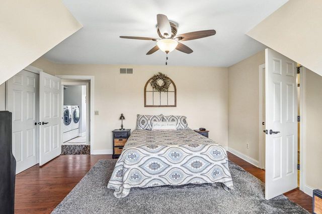 933 Elmwood Way COURT, Hubertus, WI 53033