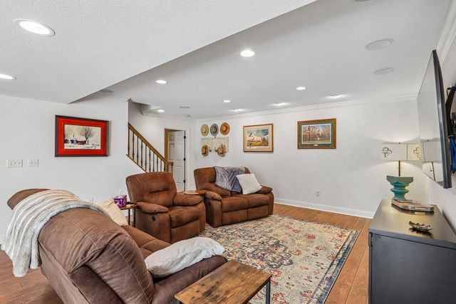 933 Elmwood Way COURT, Hubertus, WI 53033