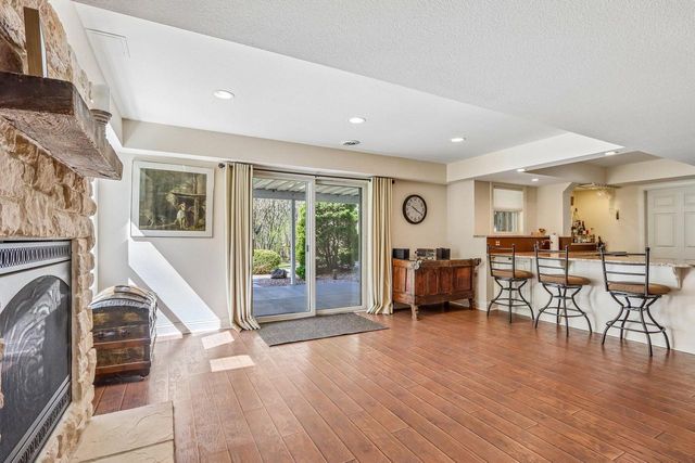 933 Elmwood Way COURT, Hubertus, WI 53033