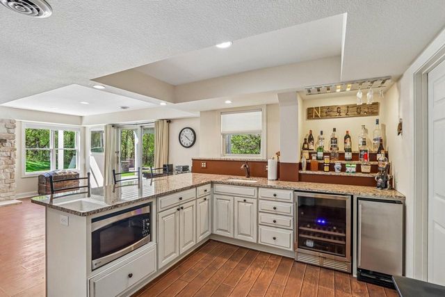 933 Elmwood Way COURT, Hubertus, WI 53033