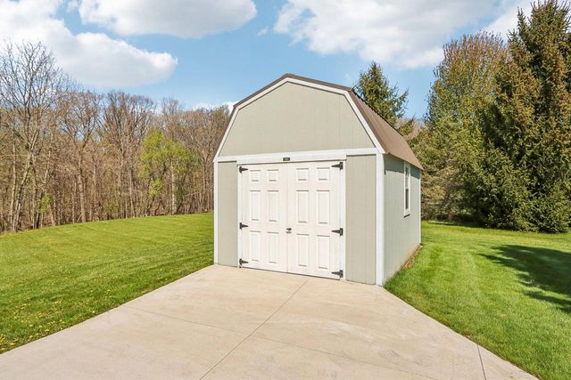 933 Elmwood Way COURT, Hubertus, WI 53033