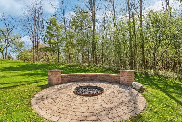 933 Elmwood Way COURT, Hubertus, WI 53033