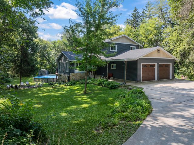 6813 Woodbine Court SE, Rochester, MN 55904