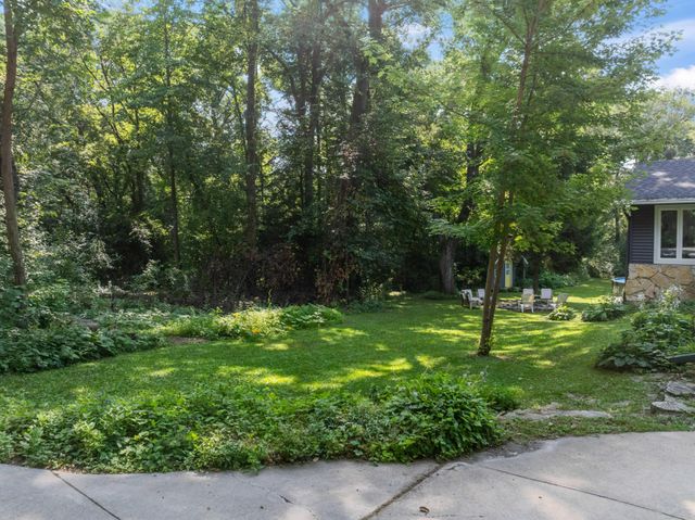 6813 Woodbine Court SE, Rochester, MN 55904