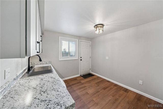 32 Pebble Creek Drive, Cheektowaga, NY 14227