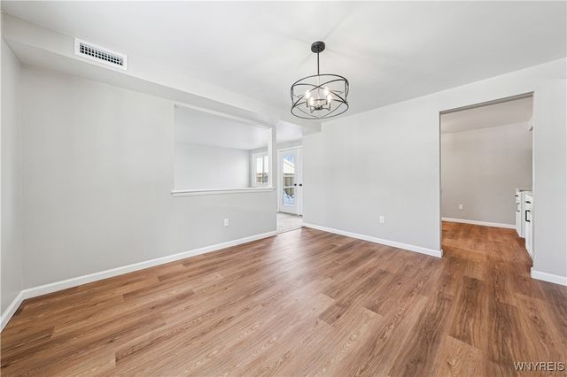 32 Pebble Creek Drive, Cheektowaga, NY 14227