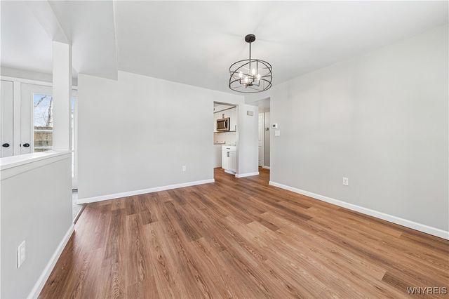 32 Pebble Creek Drive, Cheektowaga, NY 14227