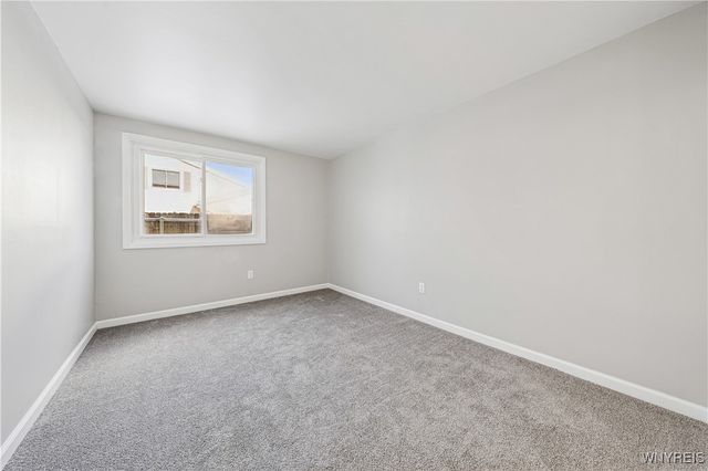 32 Pebble Creek Drive, Cheektowaga, NY 14227